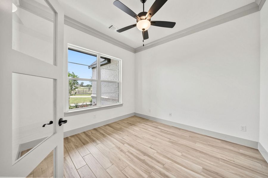 Spacious, unfurnished interior of a new home in Vintage Oaks, Weatherford (Image 42).