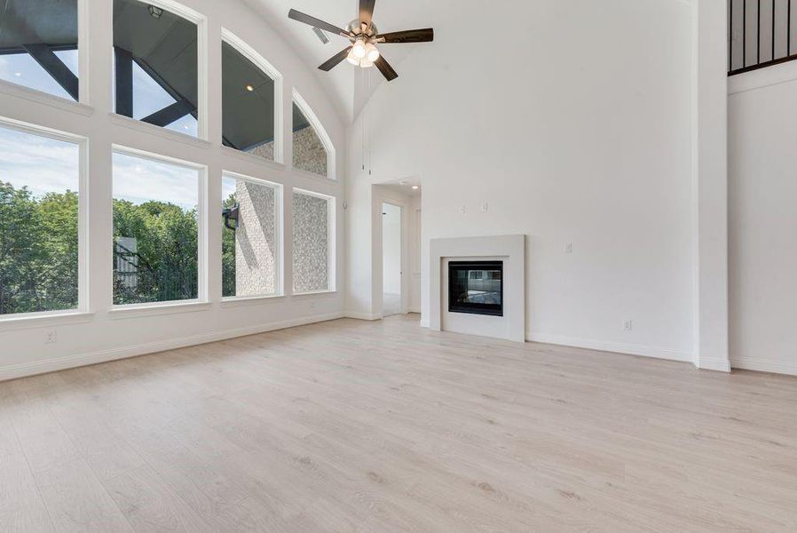Spacious, unfurnished interior of a new home in Breezy Hill, Rockwall (Image 18). Spacious, unfurnished interior of a new home in Breezy Hill, Rockwall (Image 18).