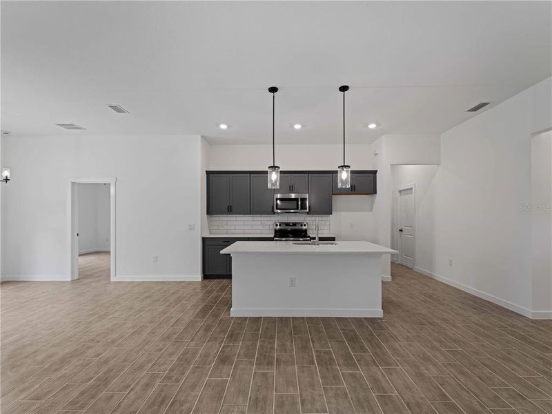 Kitchen/Livingroom Kitchen/Livingroom