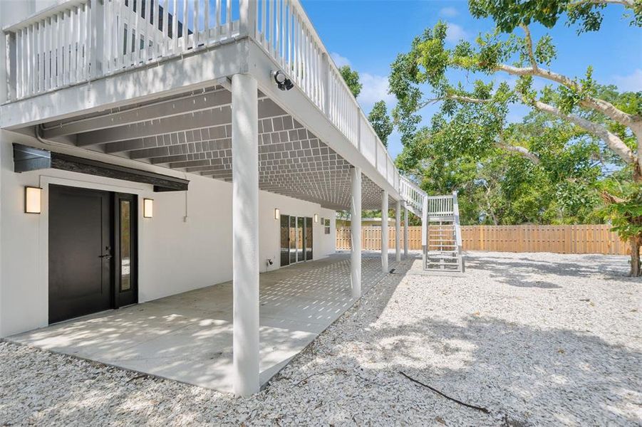 Exterior details and patio area of a home in , Sarasota (Image 3).