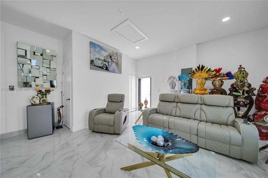 Furnished interior view inside a new home in , Cape Coral (Image 5).