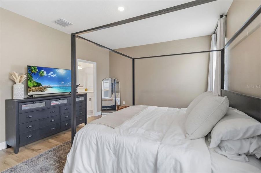 Furnished interior view inside a new home in , Clermont (Image 20).