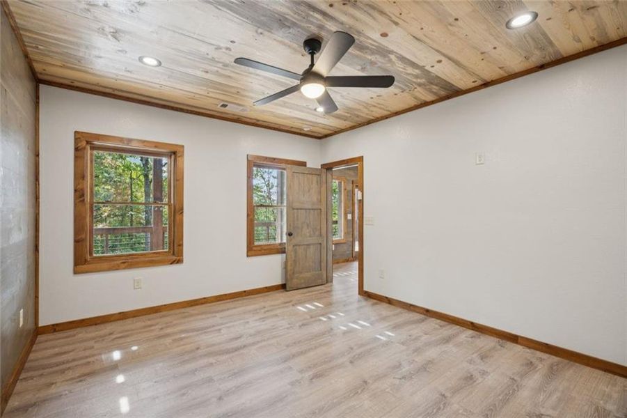 Spacious, unfurnished interior of a new home in , Mineral Bluff (Image 22).