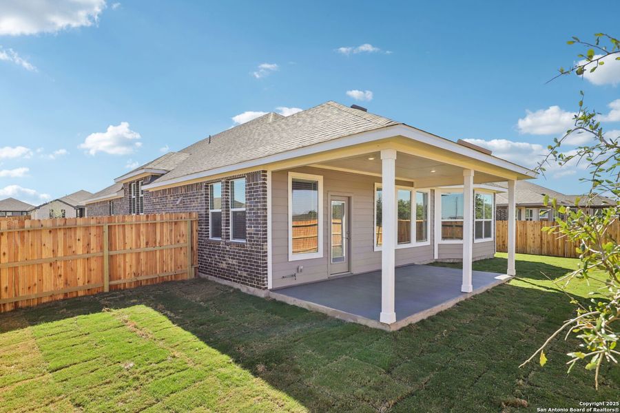 Exterior details and patio area of a home in Carmel Ranch, Schertz (Image 24).