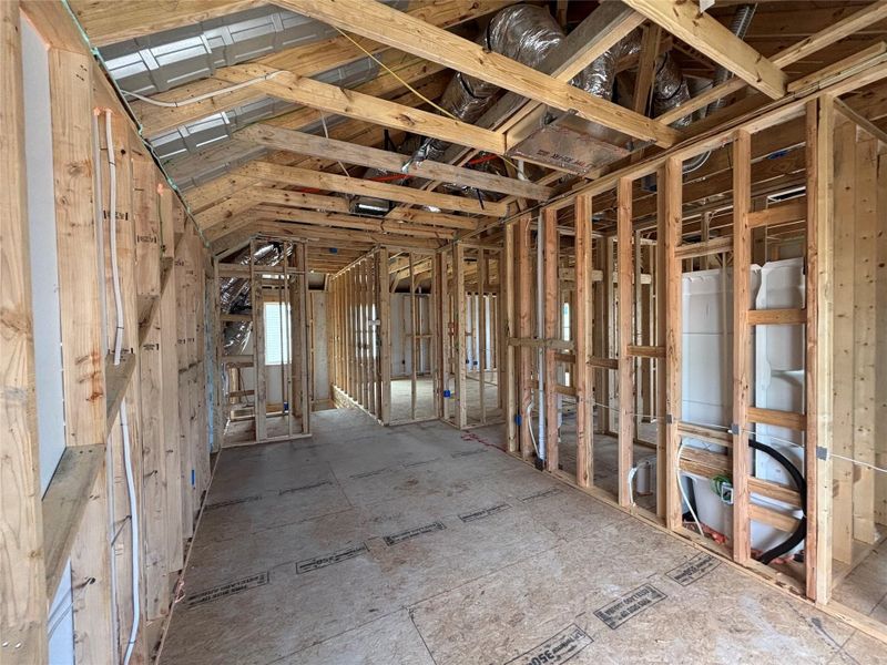 Spacious, unfurnished interior of a new home in Covered Bridge, Hutto (Image 8).