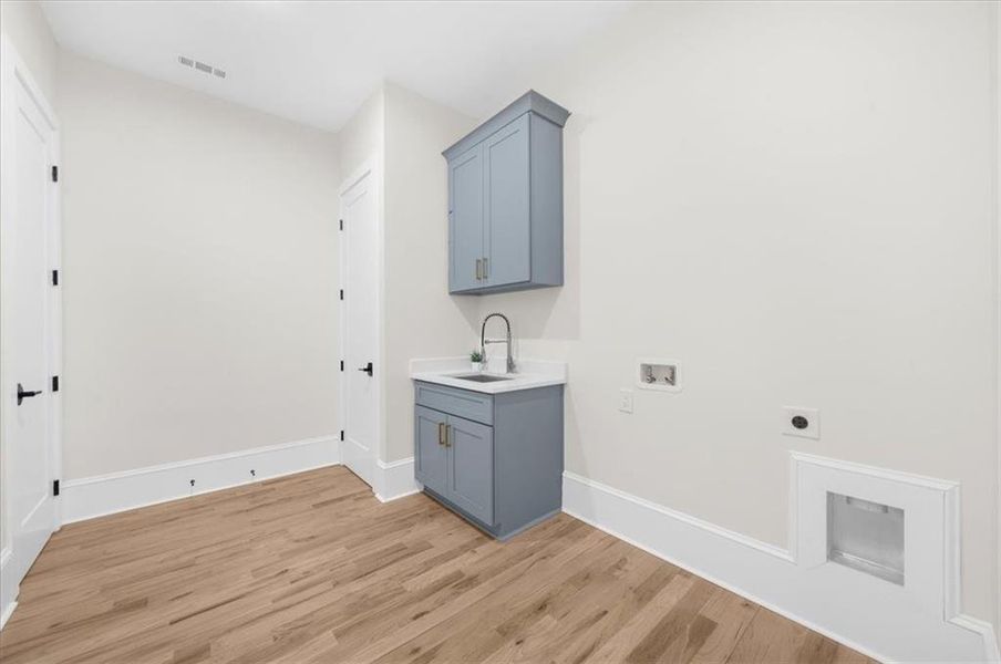 Furnished interior view inside a new home in , Gainesville (Image 10).