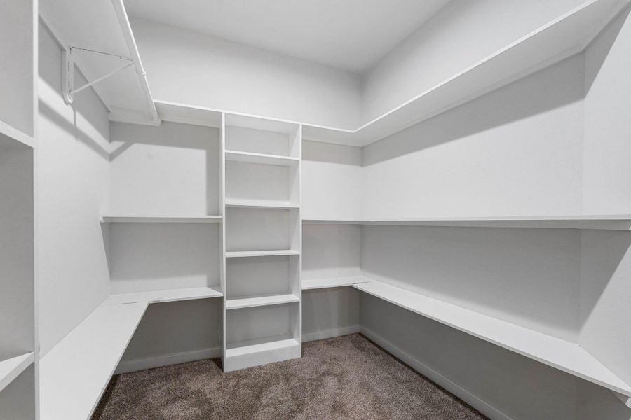 Spacious, unfurnished interior of a new home in , Conroe (Image 40).