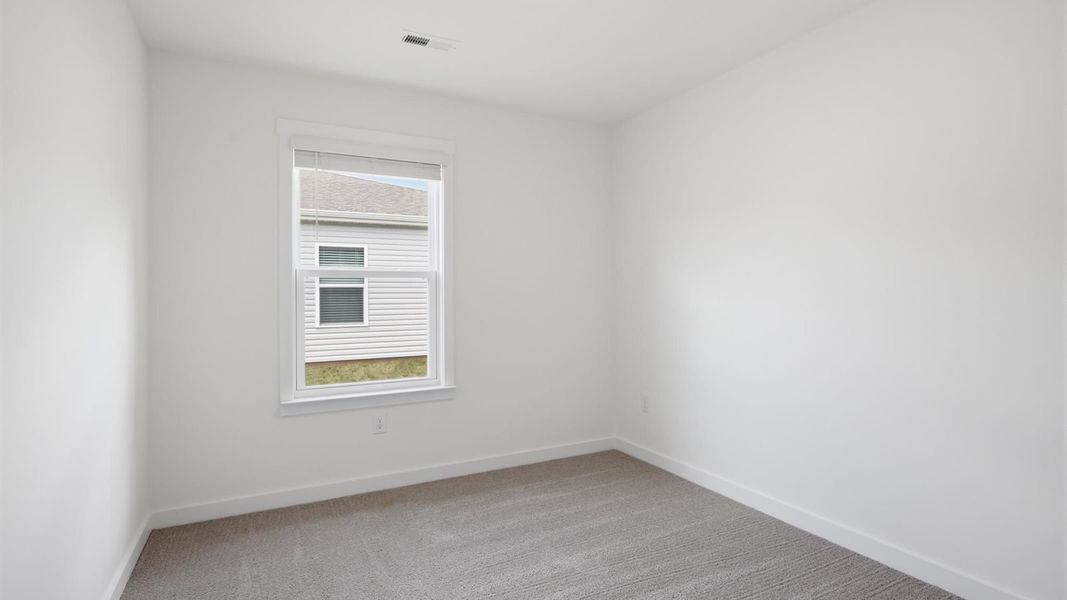 Spacious, unfurnished interior of a new home in Emory Creek, Harriman (Image 27).
