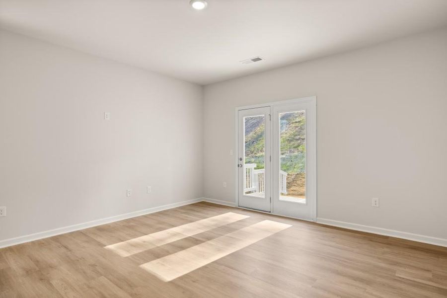 Spacious, unfurnished interior of a new home in Oconee Overlook, Gainesville (Image 48). Spacious, unfurnished interior of a new home in Oconee Overlook, Gainesville (Image 48).