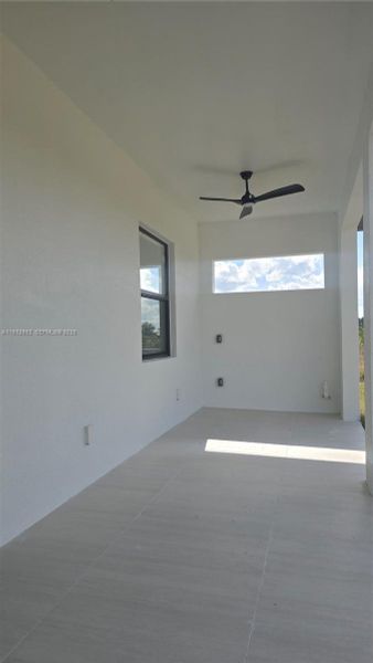 Spacious, unfurnished interior of a new home in , Lehigh Acres (Image 39).