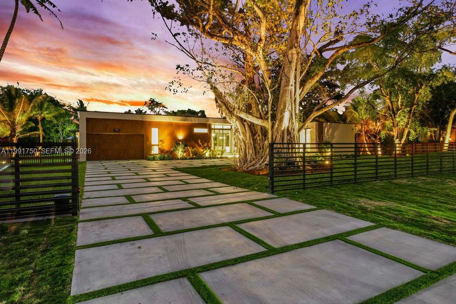 Community amenities in , Pinecrest (Image 59). Community amenities in , Pinecrest (Image 59).