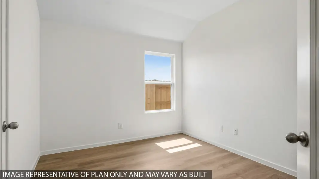 Spacious, unfurnished interior of a new home in Rushing Waters, Katy (Image 10).