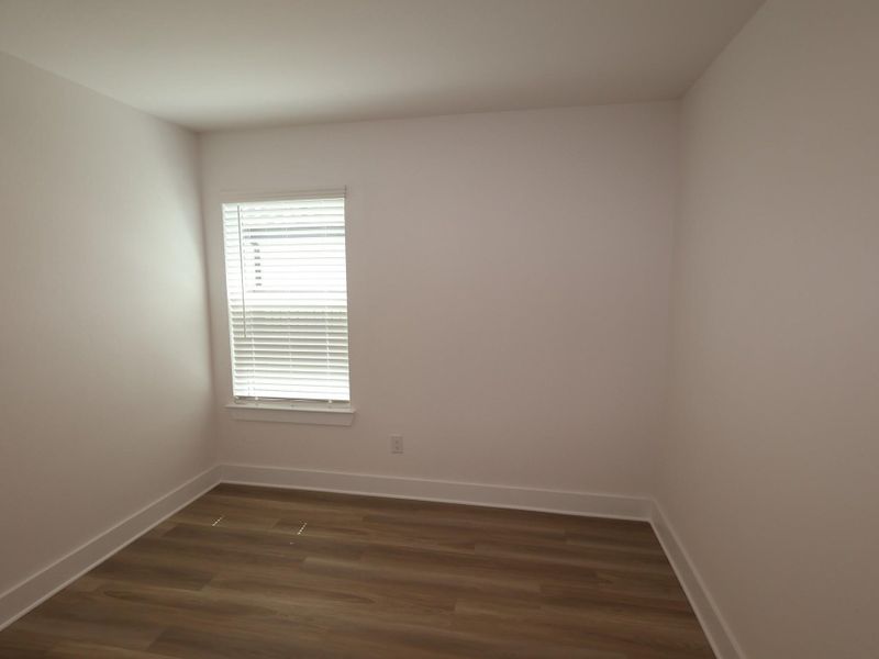 Spacious, unfurnished interior of a new home in Lago Mar, Santa Fe (Image 20).