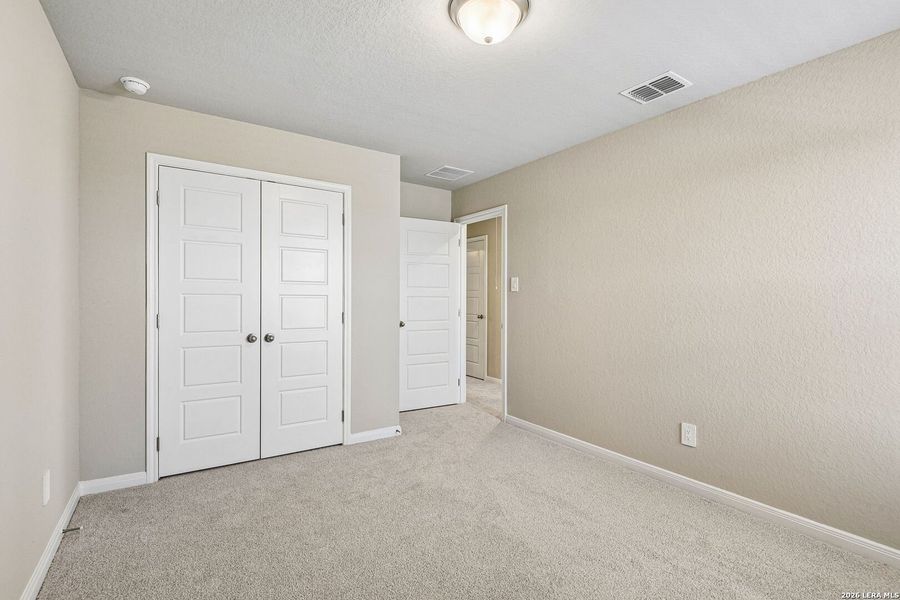 Spacious, unfurnished interior of a new home in Royal Crest, San Antonio (Image 24).