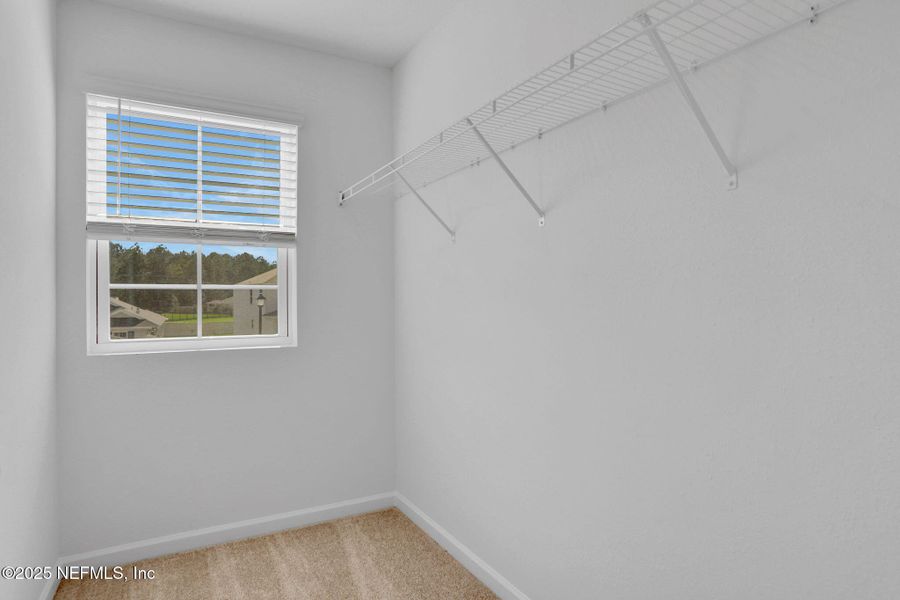 Spacious, unfurnished interior of a new home in Bellbrooke, Jacksonville (Image 28).