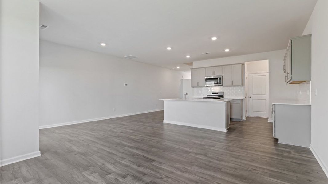 Image 29 representing the LANSING - TRADITIONS by D.R. Horton in Chapel Townes, Raleigh, NC.