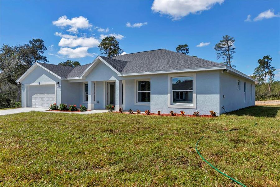 Exterior details and patio area of a home in , Ocala (Image 32).