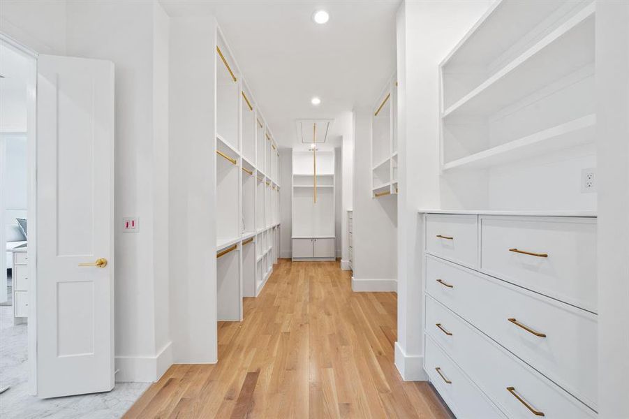 Spacious, unfurnished interior of a new home in , Dallas (Image 21).