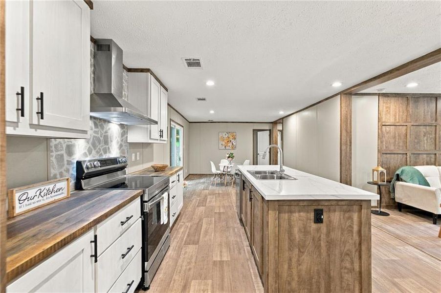 Furnished interior view inside a new home in , Clarkesville (Image 4).
