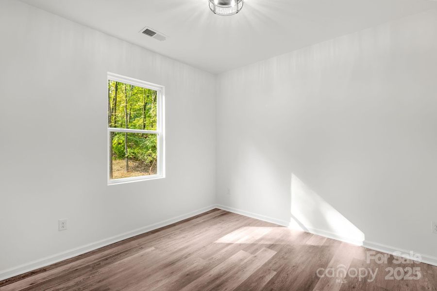 Spacious, unfurnished interior of a new home in , Shelby (Image 23).