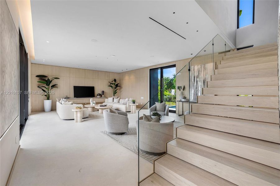 Image 90 of a home in .
