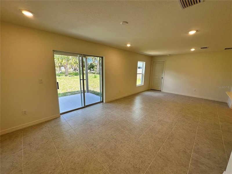 Spacious, unfurnished interior of a new home in Palm Coast, Palm Coast (Image 8).