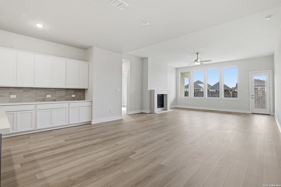 Spacious, unfurnished interior of a new home in Legacy at Lake Dunlap, New Braunfels (Image 27).