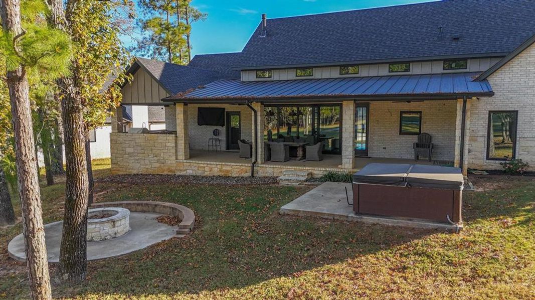 Exterior details and patio area of a home in , Bullard (Image 4).