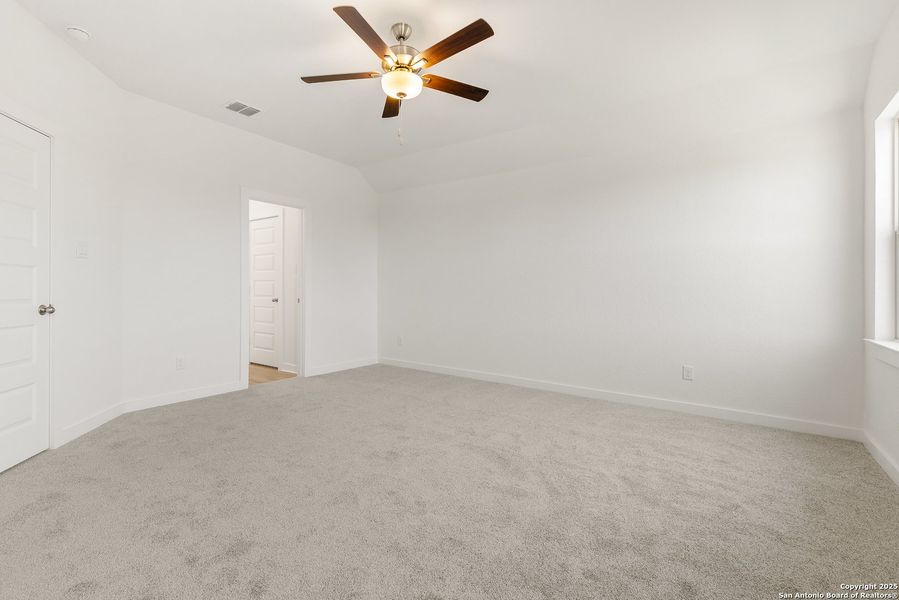 Spacious, unfurnished interior of a new home in Trilogy Grove, Leon Valley (Image 24). Spacious, unfurnished interior of a new home in Trilogy Grove, Leon Valley (Image 24).