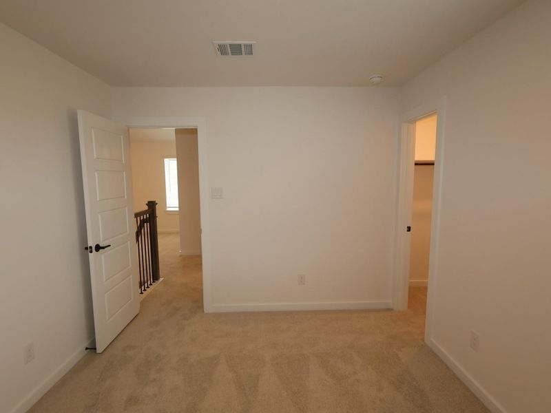 Spacious, unfurnished interior of a new home in Summerview, Fulshear (Image 6).