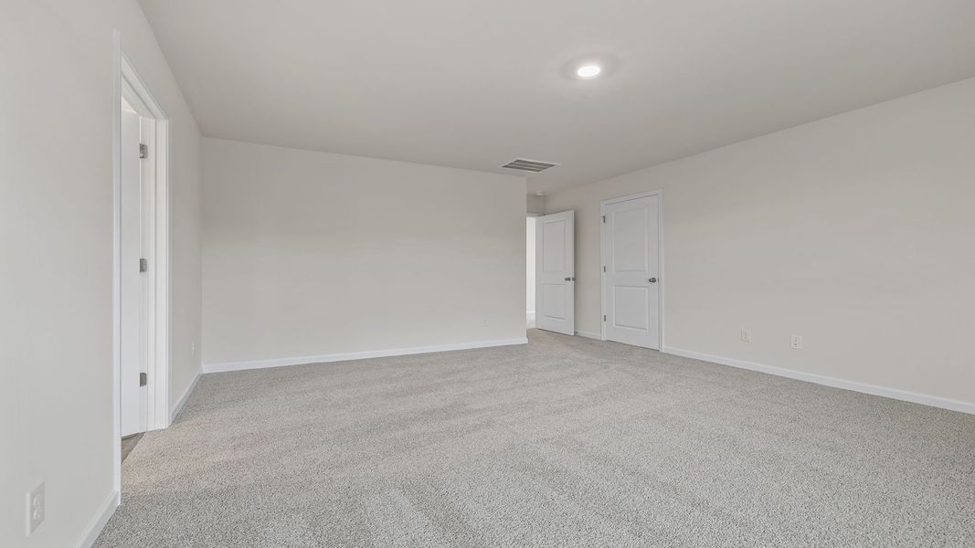 Spacious, unfurnished interior of a new home in Durbin Meadows, Fountain Inn (Image 24).