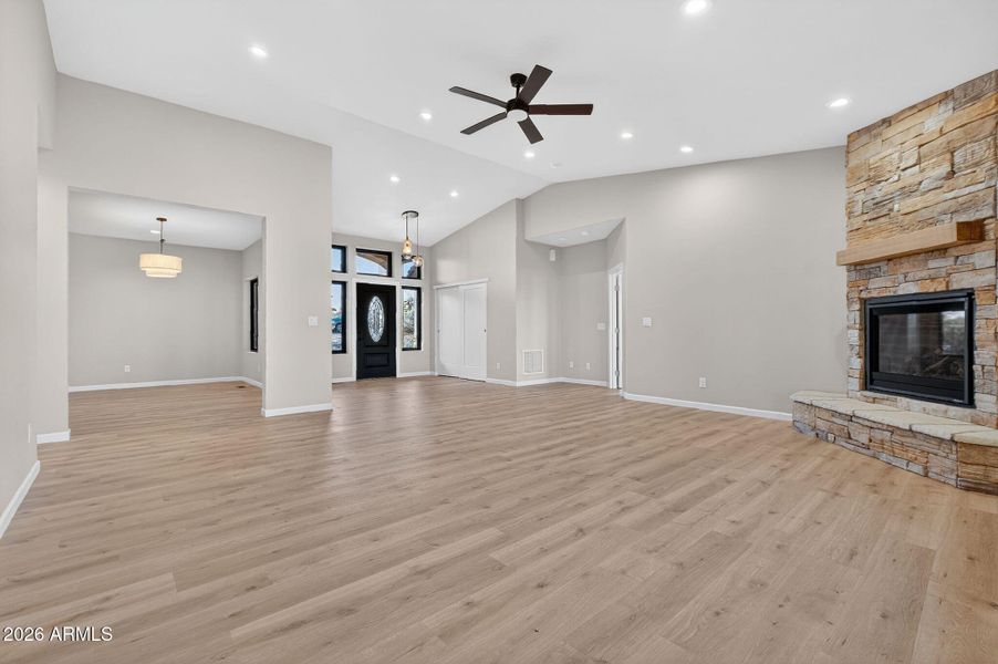 6-web-or-mls-2108-lakewood-dr 6-web-or-mls-2108-lakewood-dr