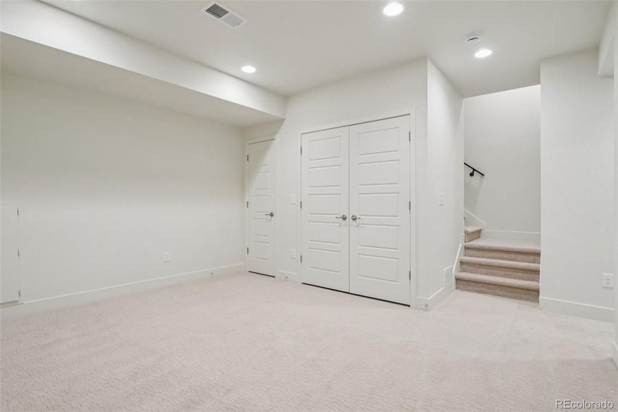 Spacious, unfurnished interior of a new home in , Denver (Image 19).