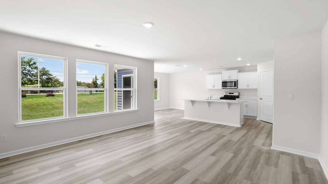 Spacious, unfurnished interior of a new home in Varner Station, Woodruff (Image 23).