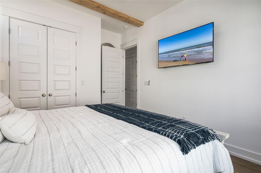 Furnished interior view inside a new home in , Bolivar Peninsula (Image 11).