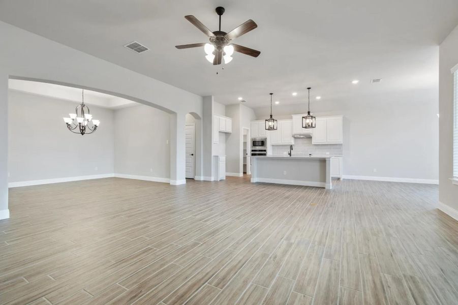 Image 141 representing the Concept 2373 by Landsea Homes in Coyote Crossing, Godley, TX. Image 141 representing the Concept 2373 by Landsea Homes in Coyote Crossing, Godley, TX.