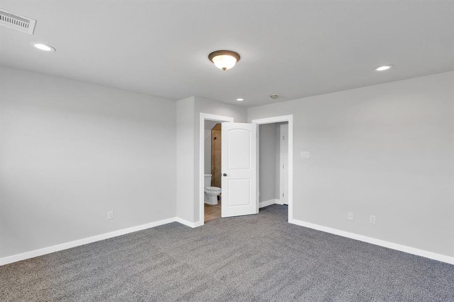 Spacious, unfurnished interior of a new home in , Palmer (Image 22).