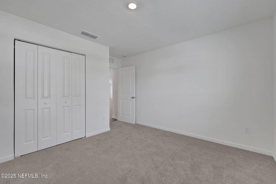 Spacious, unfurnished interior of a new home in Bellbrooke, Jacksonville (Image 20).