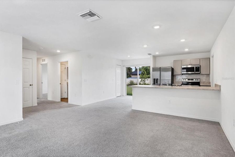 Spacious, unfurnished interior of a new home in , North Port (Image 13).