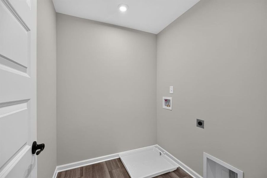 Spacious, unfurnished interior of a new home in Pickens Bluff, Hiram (Image 44).