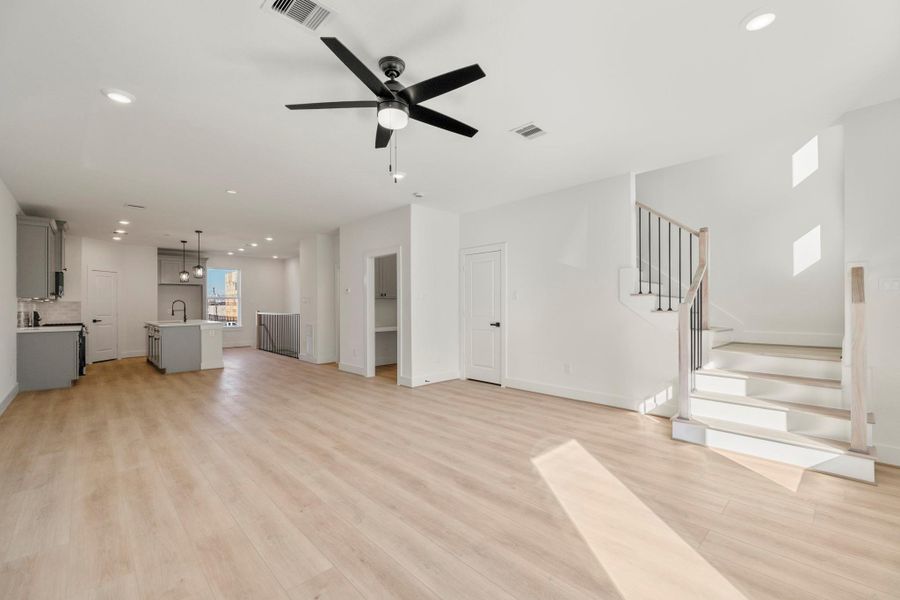 Spacious, unfurnished interior of a new home in , Houston (Image 23).