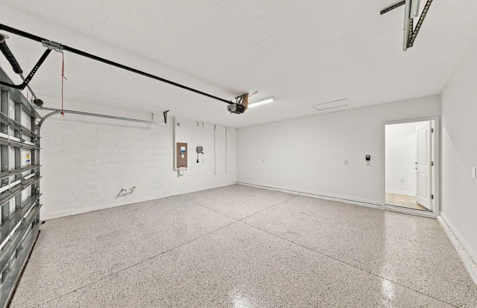 Spacious, unfurnished interior of a new home in Twisted Oaks, Wildwood (Image 15). Spacious, unfurnished interior of a new home in Twisted Oaks, Wildwood (Image 15).