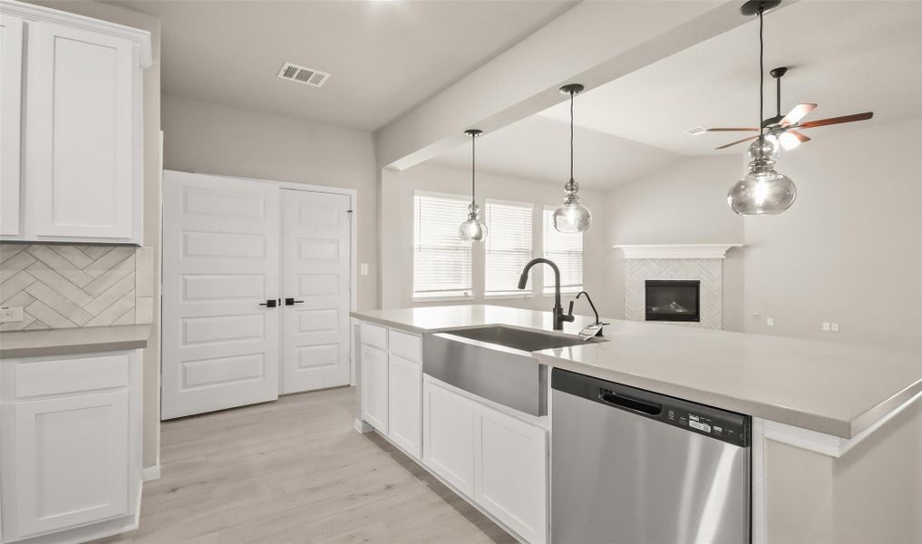 Lovely kitchen (*Photo not of actual home and used for illustration purposes only.) Lovely kitchen (*Photo not of actual home and used for illustration purposes only.)