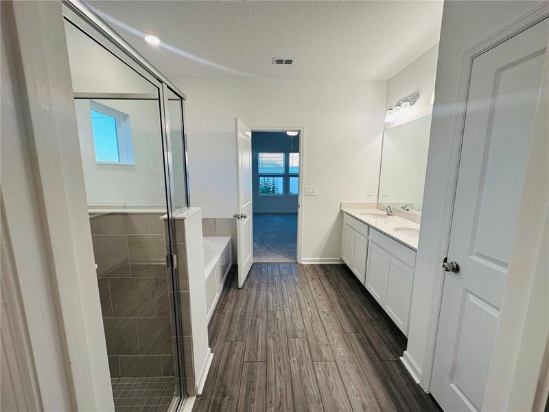 Furnished interior view inside a new home in Heath Preserve: Heath Preserve - The Enclave, Ocala (Image 10).