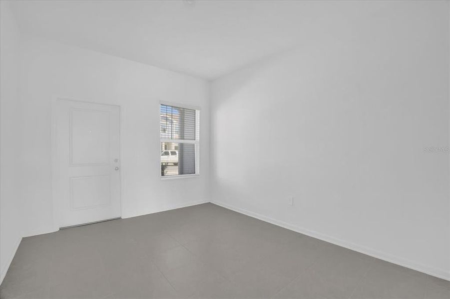 Spacious, unfurnished interior of a new home in , Kissimmee (Image 11).