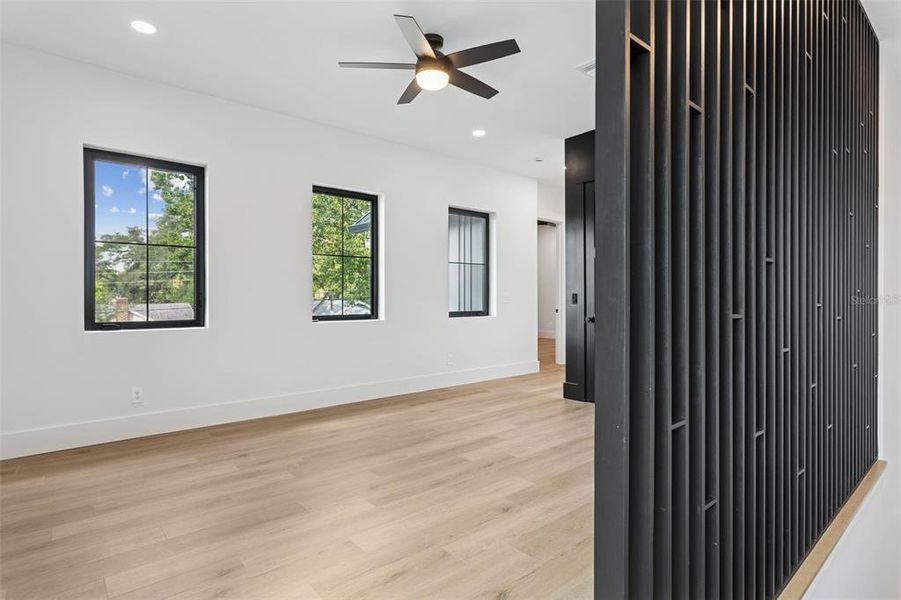 Spacious, unfurnished interior of a new home in , Tampa (Image 81).
