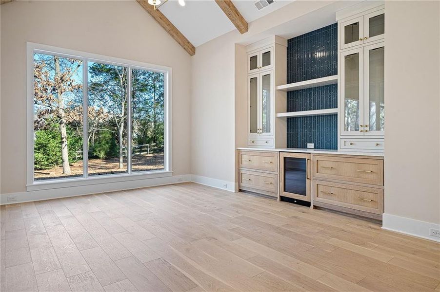 Spacious, unfurnished interior of a new home in , Alpharetta (Image 37).