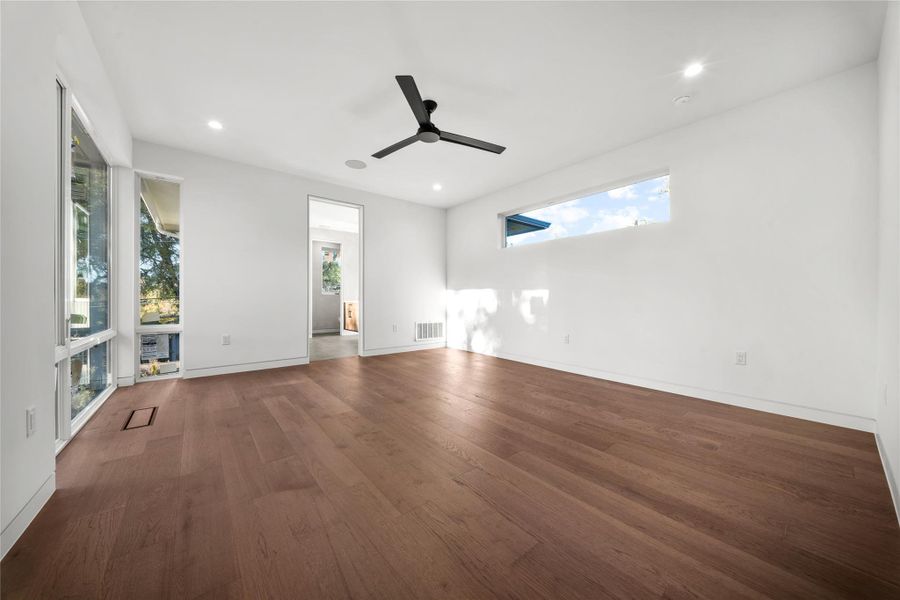 Main level primary suite