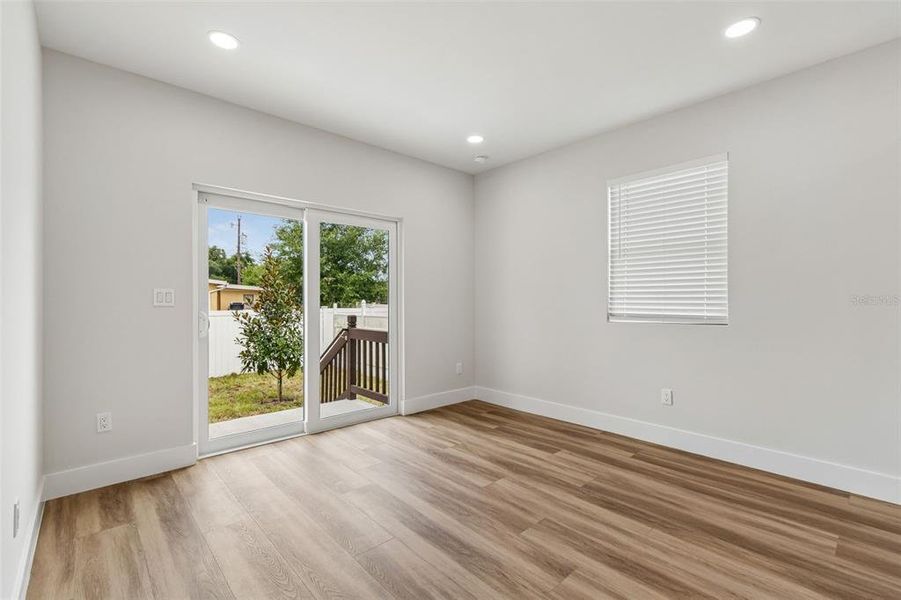 Spacious, unfurnished interior of a new home in , Tampa (Image 37).