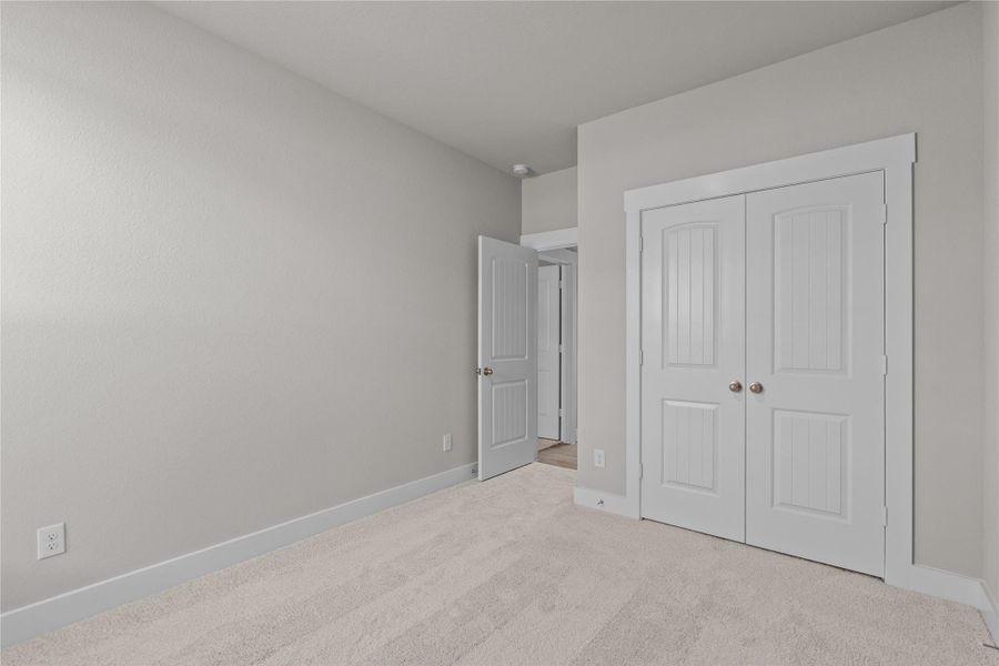 Spacious, unfurnished interior of a new home in Sorella, Tomball (Image 14).